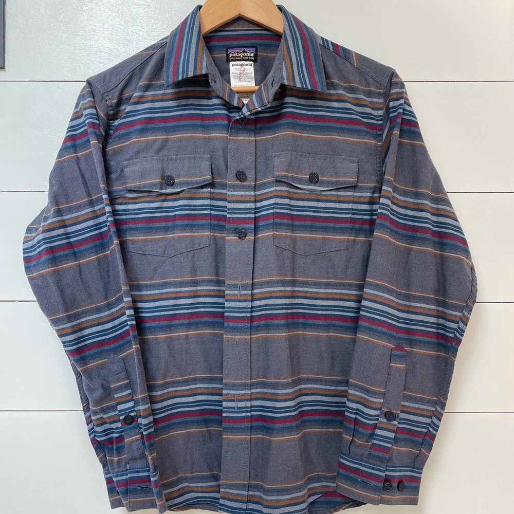 Patagonia long sleeve men’s xs